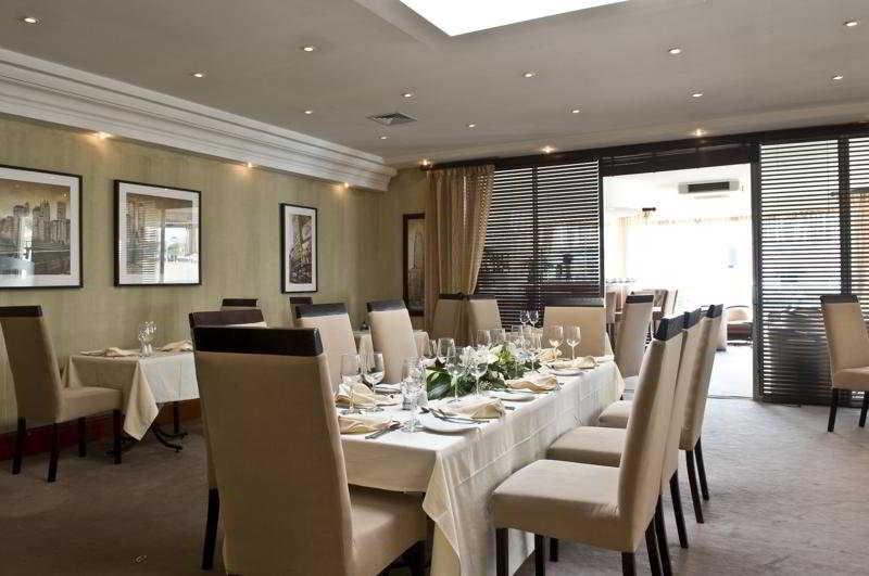 Protea Hotel By Marriott Windhoek Furstenhof Εξωτερικό φωτογραφία