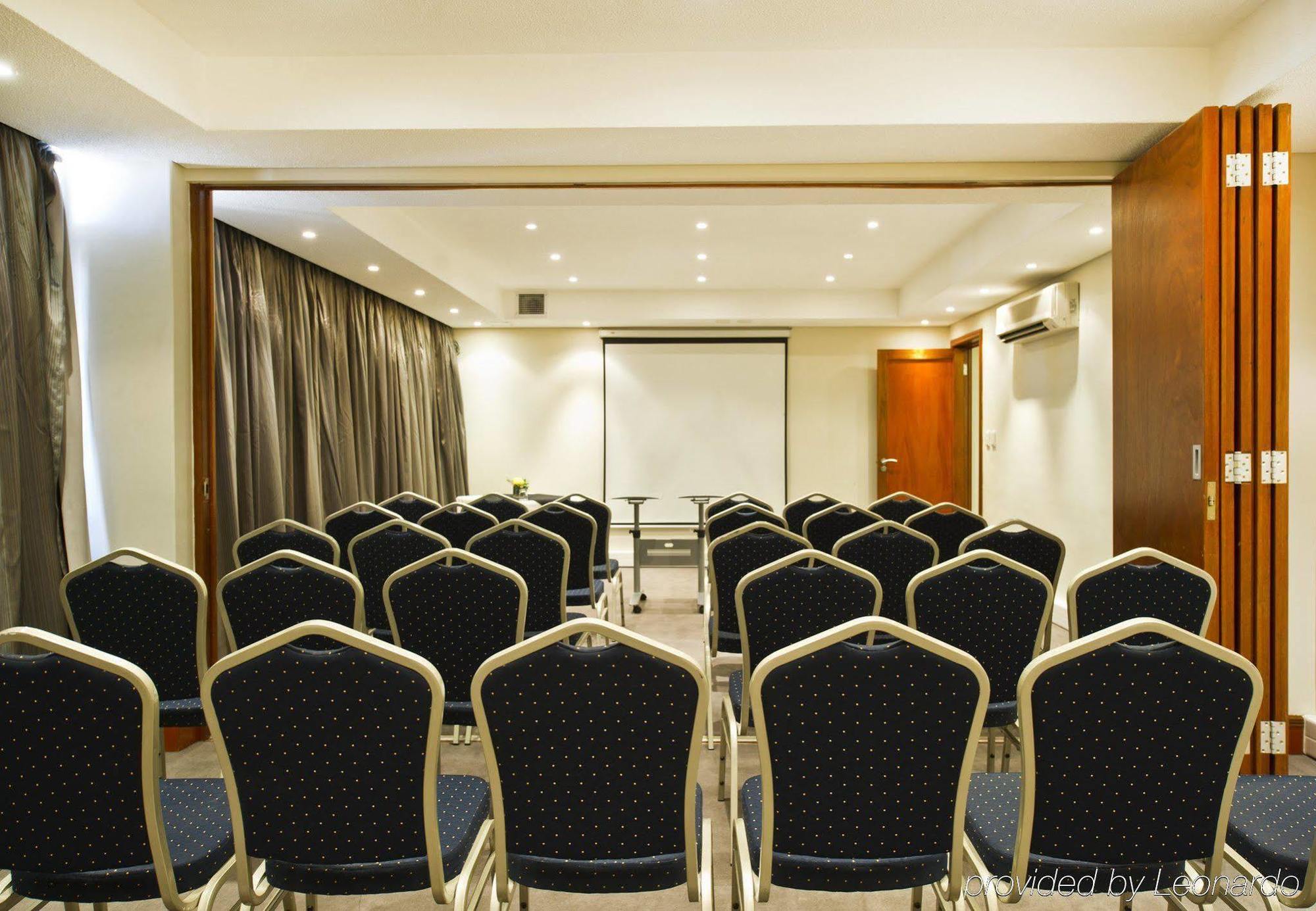 Protea Hotel By Marriott Windhoek Furstenhof Εξωτερικό φωτογραφία